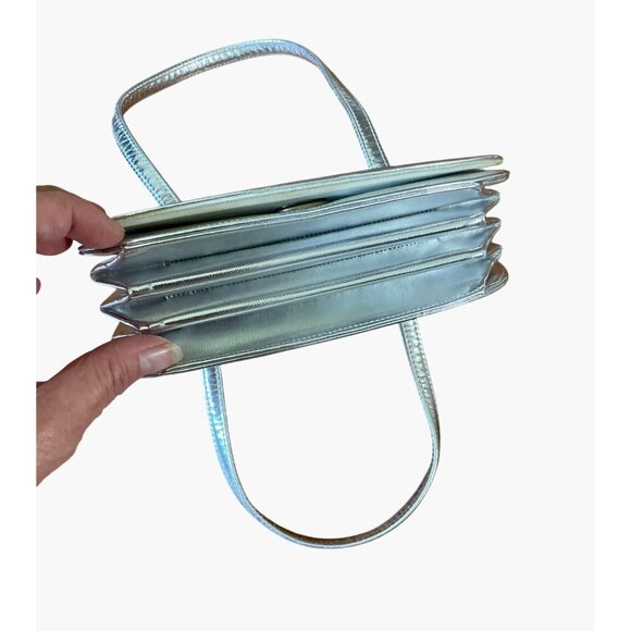 Vintage Silver Metallic Small Handbag With Accordion Sides & Top Handle - Picture 2 of 4